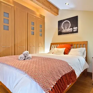 Thames View House Surrey Quays Londra